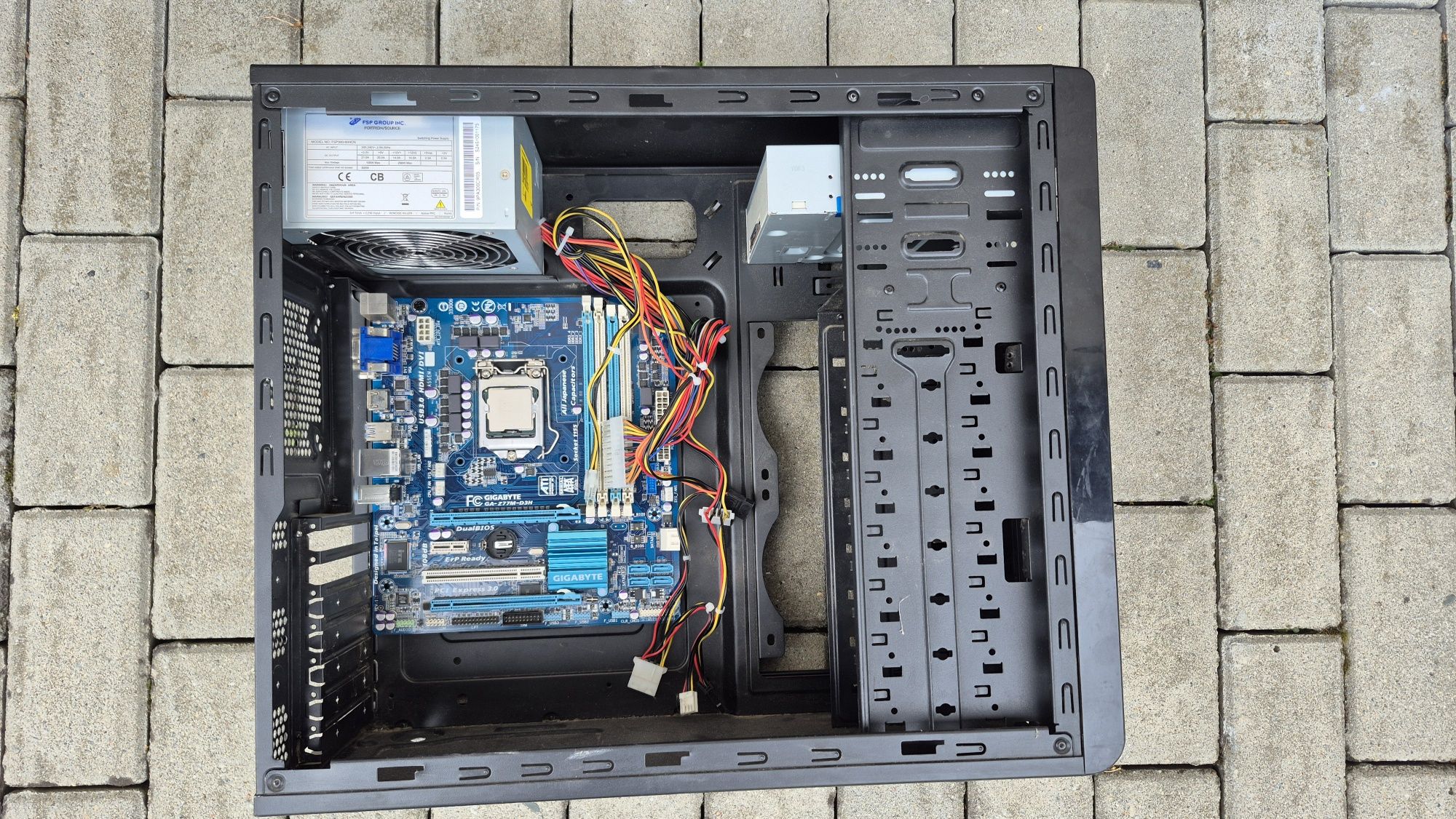 Płyta główna Gigabyte GA-Z77M-D3H procesor i3-2130