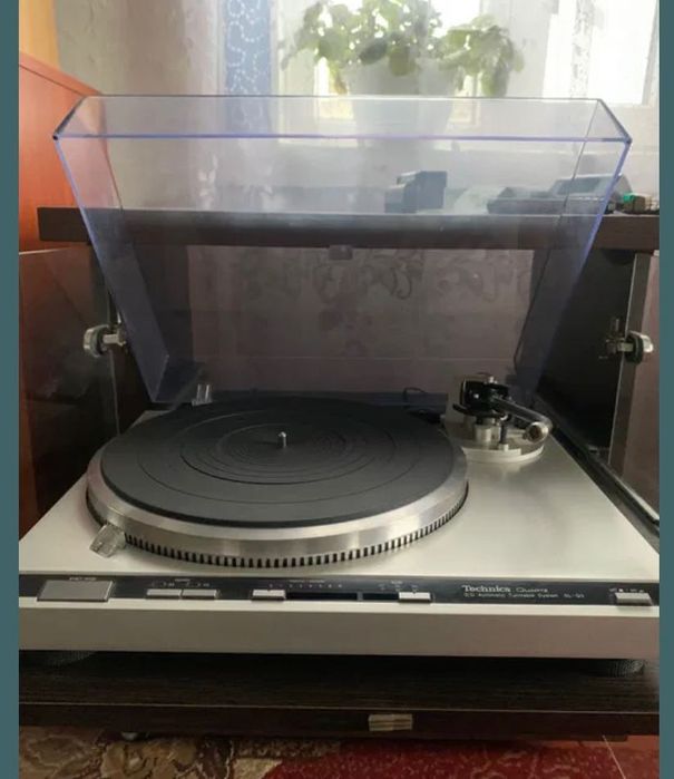 Продам програвач вінілу Technics sl q3