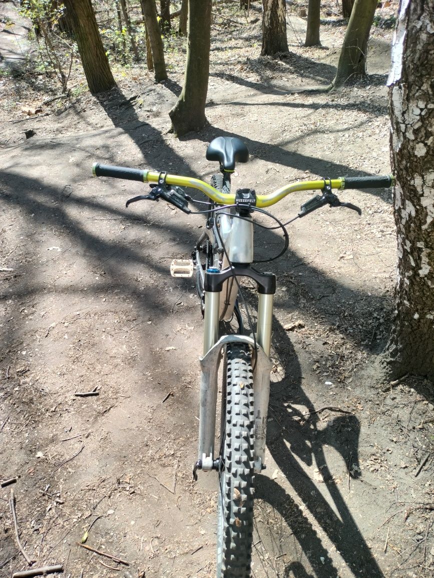 Giant Glory 2017 – DH/enduro – RockShox, SRAM, Moto C