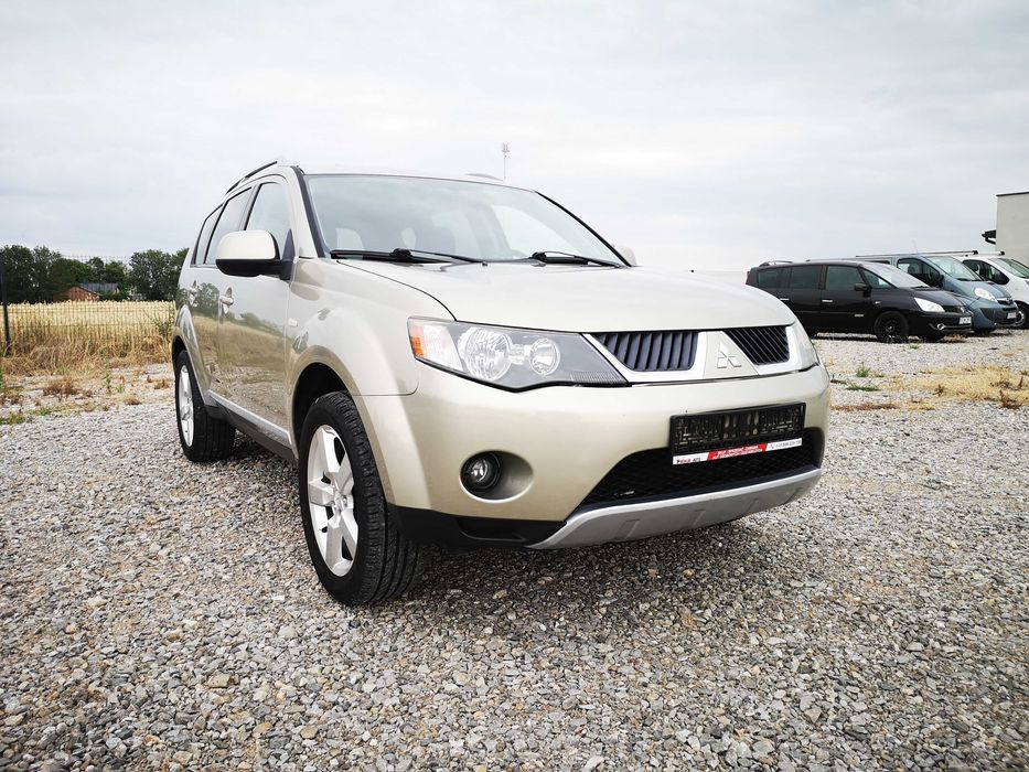 Mitsubishi Outlander 2.4 Benzyna 170KM Klimatronik Nawigacja