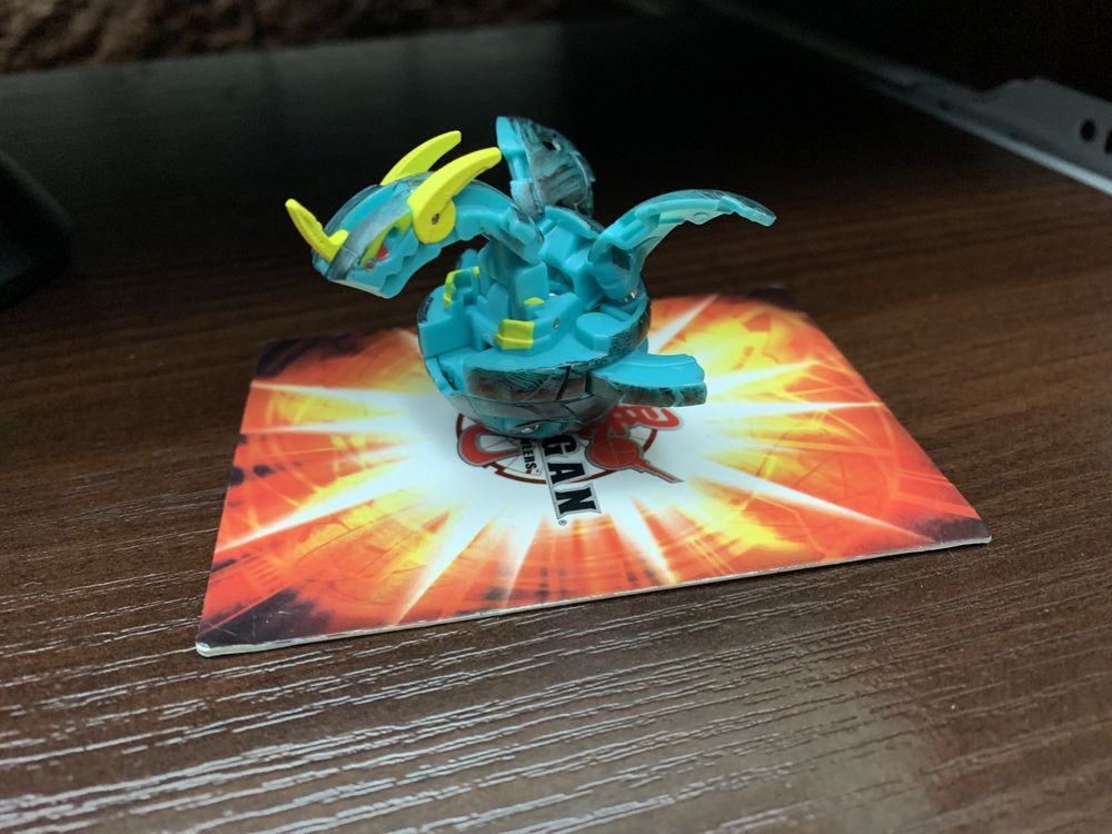 Bakugan “Neo Dragonoid“ Ventus Green Yellow