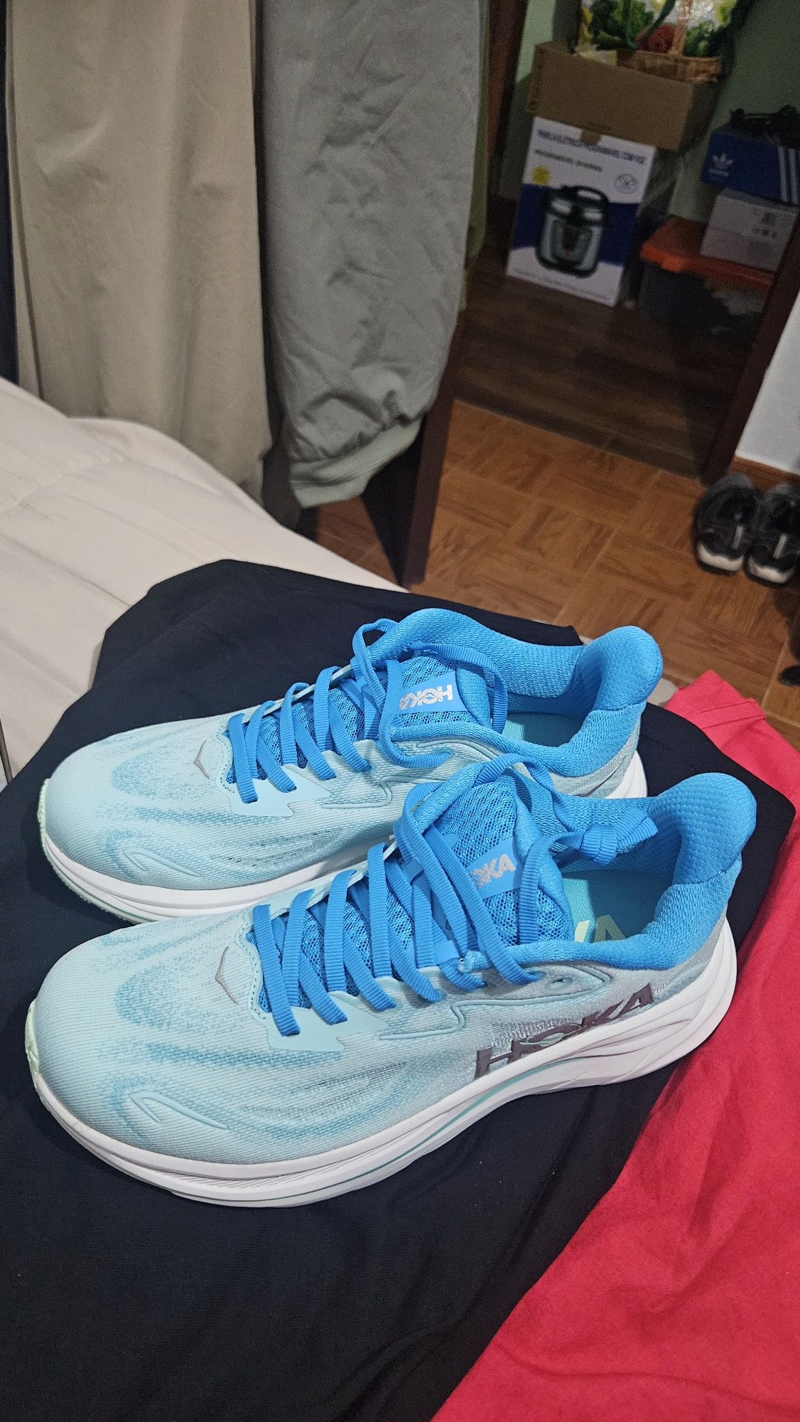 Ténis HoKa Clinton 10