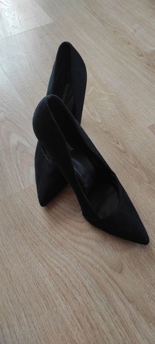 Czarne szpilki Graceland