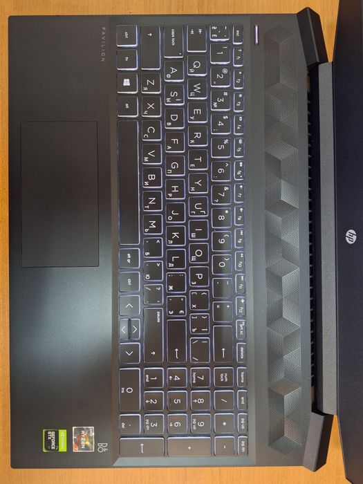 HP Pavilion Gaming 15-ec0004ua Ryzen 7 3750H GTX 1660 Ti 6Gb 16/512