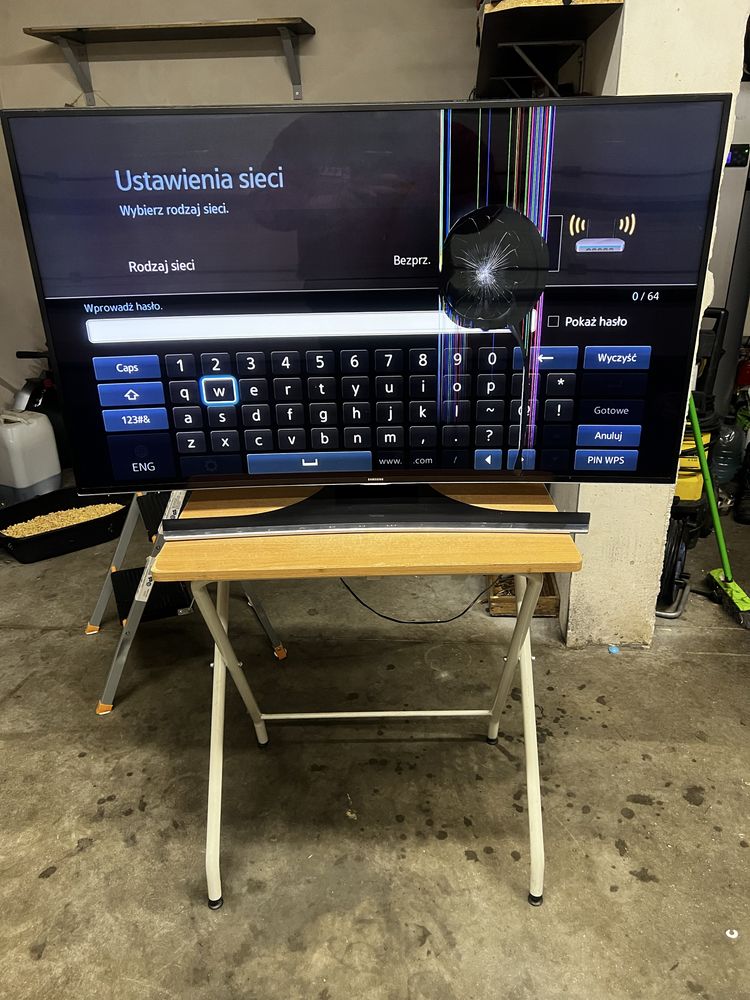 Telewizor 48 samsung  z pilotem  uszkodzona matryca dziala do kamer