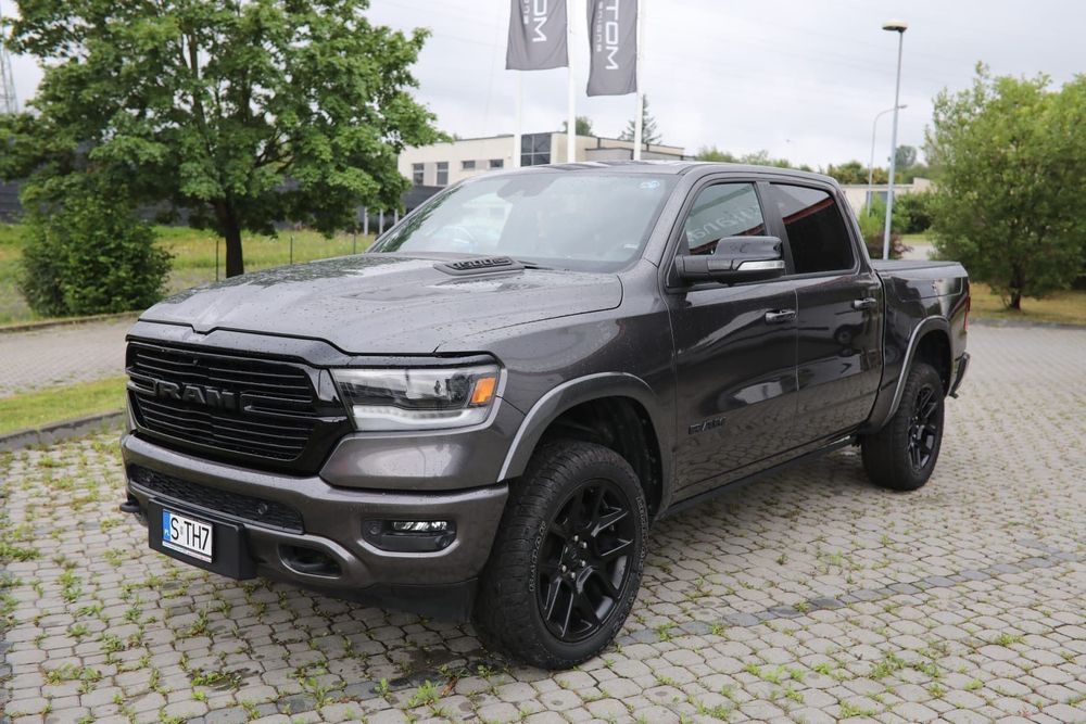 RAM 1500 1 właściciel krajowy gaz