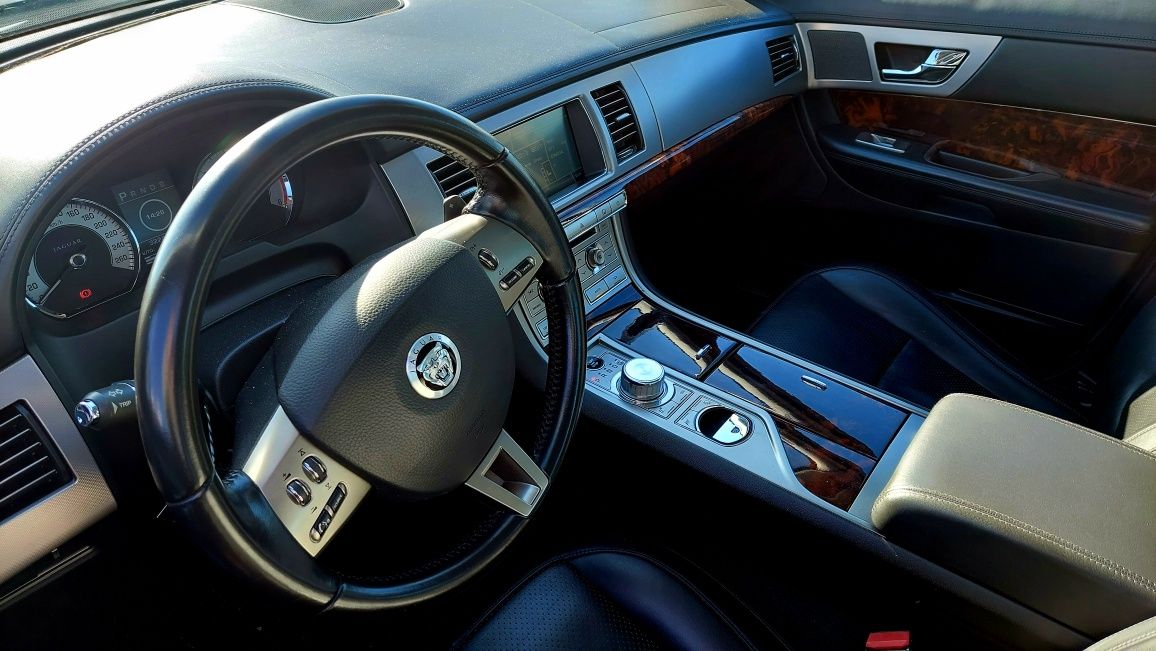 Jaguar XF S 3.0 Diesel V6 275cv
