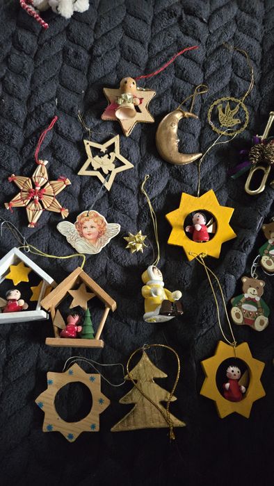 Zawieszki świąteczne różne.