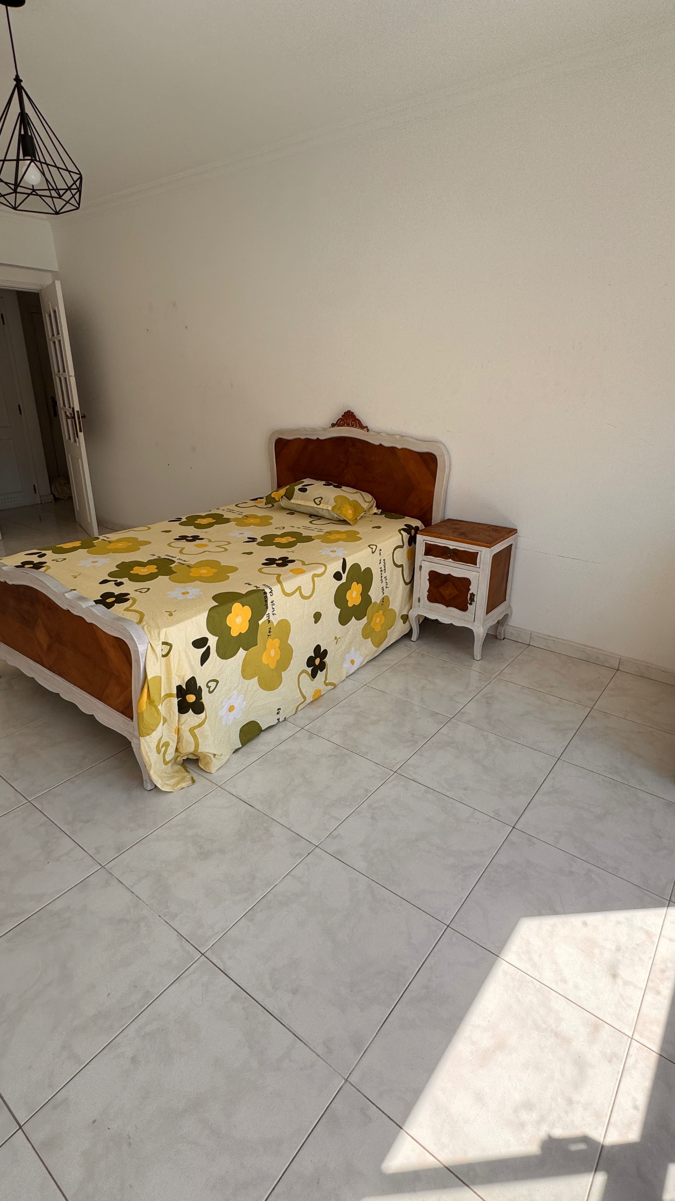 Arrenda quarto em São Marcos