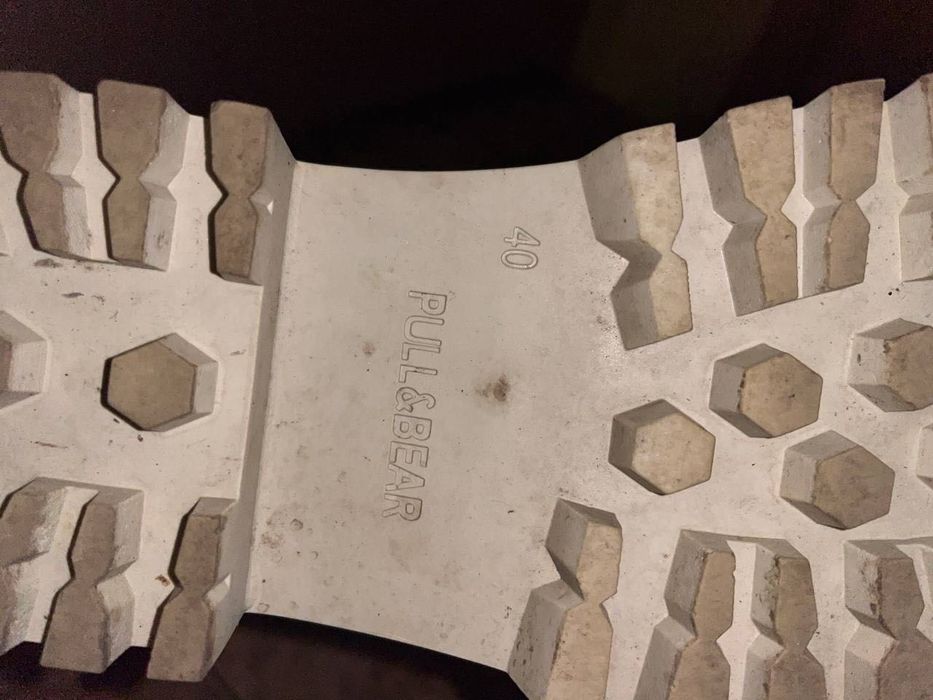 Довгі чоботи світлі