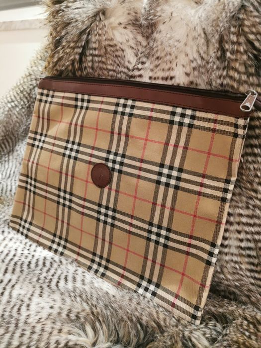 Pochete feminina estampado Burberry