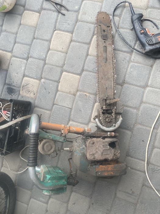 Бензопила урал ,  дві штуки. Стан на фото