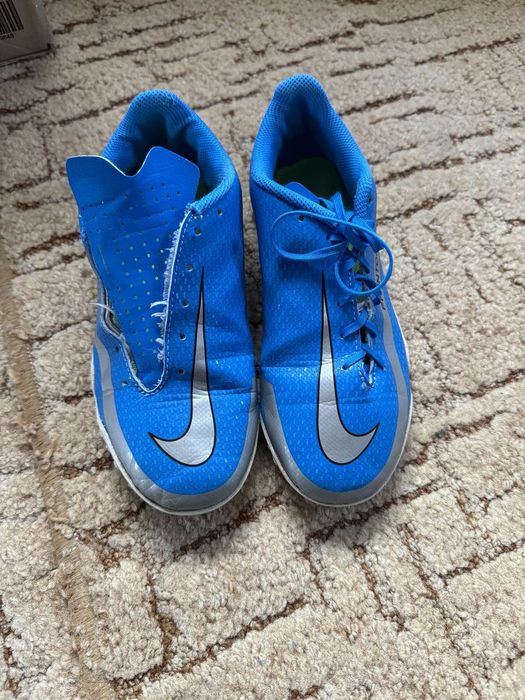 Футбольні бутси сороконожки дитячі
NIKE FHANTOM.
