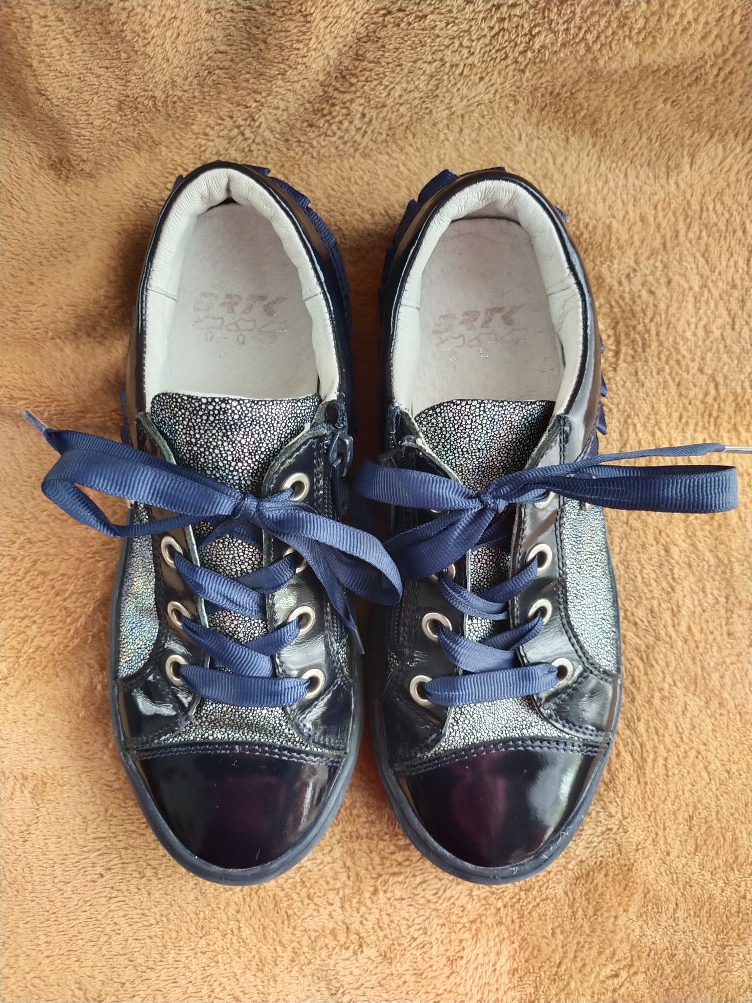 Piękne eleganckie skórzane buty Bartek rozmiar 35
