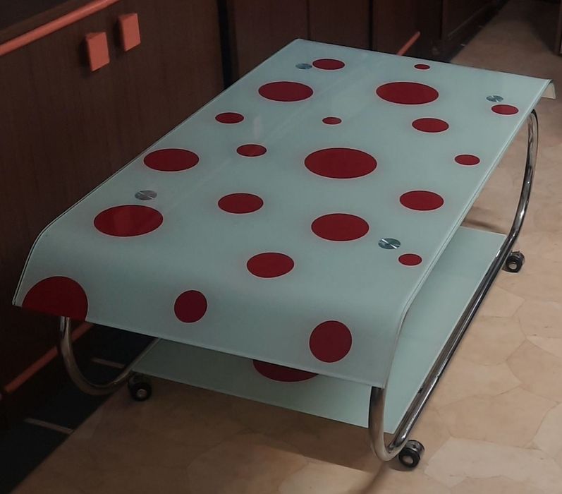 Stolik kawowy  że szkła hartowanego