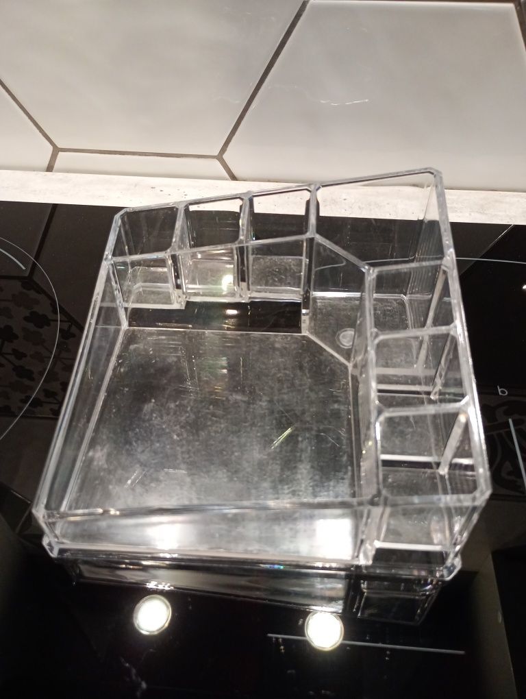 Pojemniki plastikowe