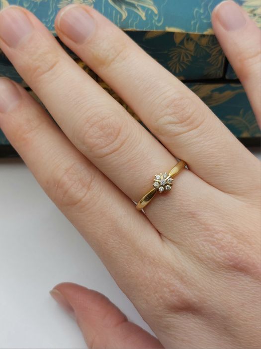 Złoty pierścionek 9k diamenty brylanty kwiatek vintage rozmiar 11