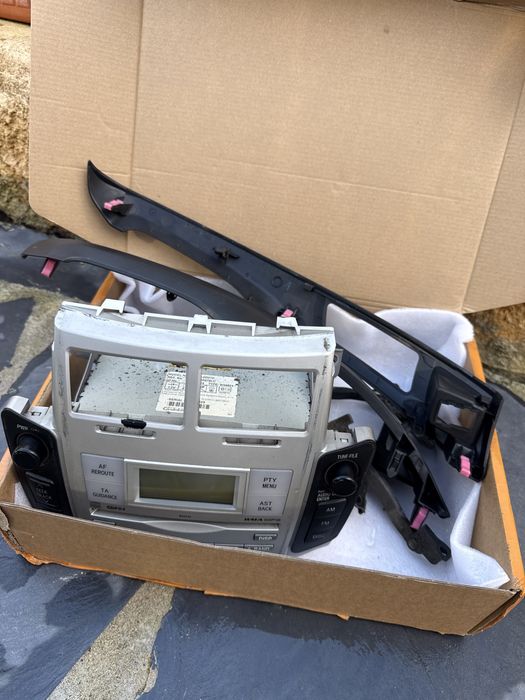 Vendo radio original toyota yaris 2007