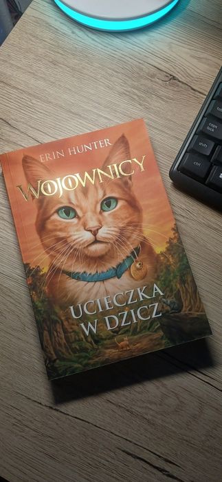 Książka "Wojownicy-Ucieczka w dzicz"