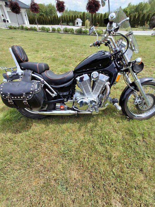 Suzuki Intruder vs 1400 Chopper