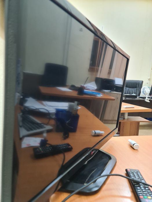 Телевізор LG 29LN450U