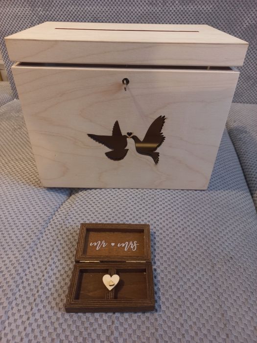 Skrzynka, pudełko na koperty i obrączki