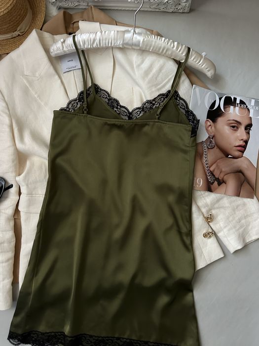 Красива нічна сорочка з мереживом розмір XS-S