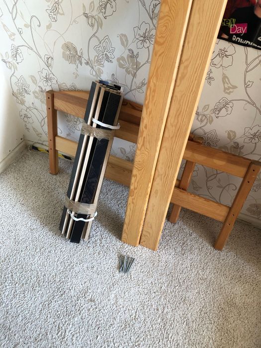 Łóżko z materacem 160x80 + pojemnik na pościel Ikea