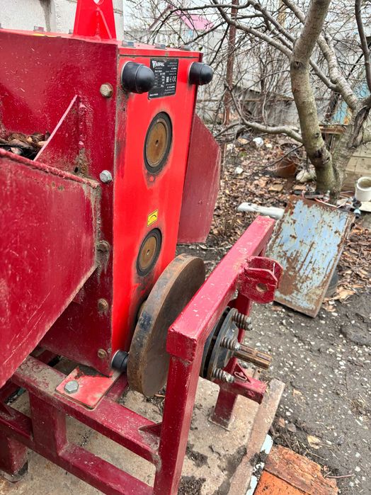 Измельчитель веток-Подрібнювач гілок ARPAL АМ-140ТР