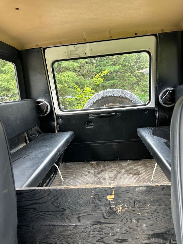Mercedes-Benz G 240D