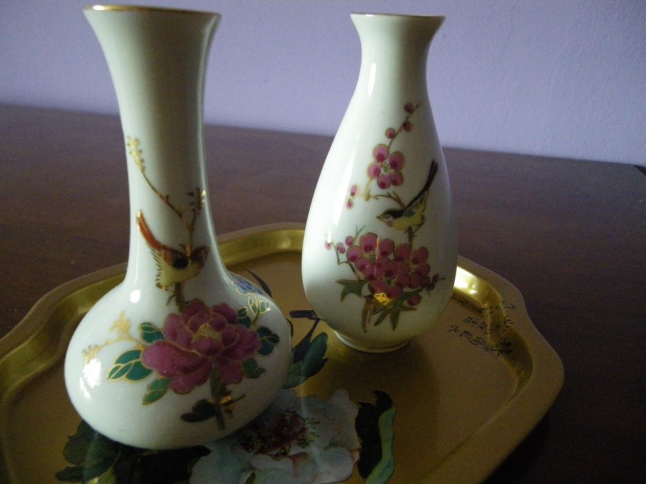 Porcelanowe wazoniki na podstawce porcelana wazon azjatyckie