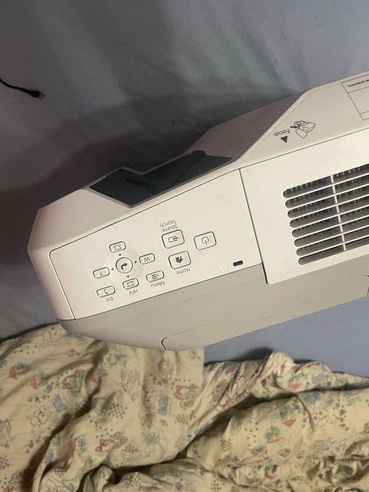 Проектор epson eh-ls100