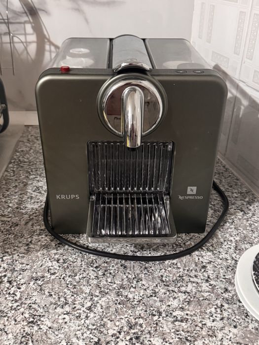 Máquina de Café NESPRESSO KRUPS