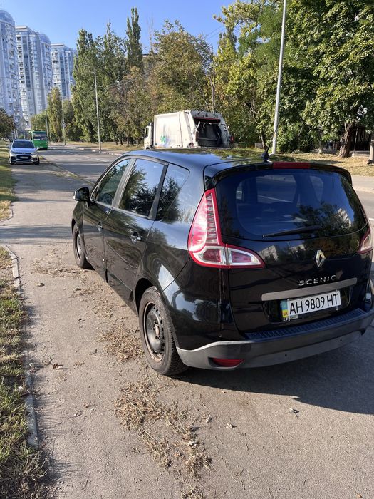 Продам семейный Scenic3