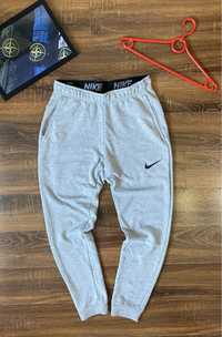 Спортивні штани Nike Swoosh S