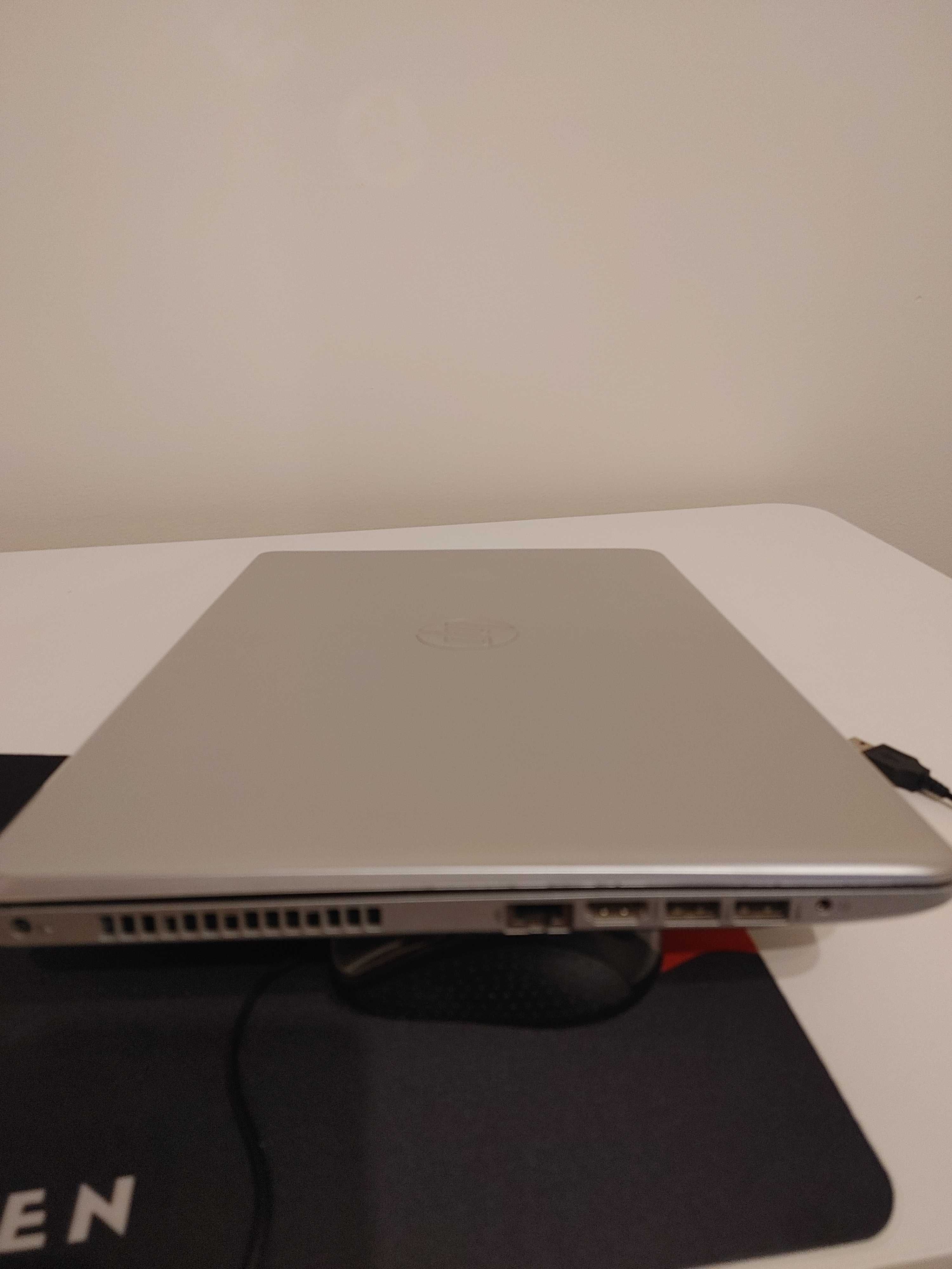 Laptop HP -15-bs070wm 15cali ekran dotykowy 12 Gb pamięci Dysk SSD 500