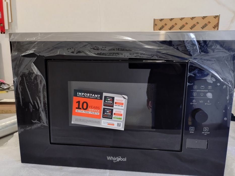 Нова вбудована мікрохвильова піч Whirlpool MF200G