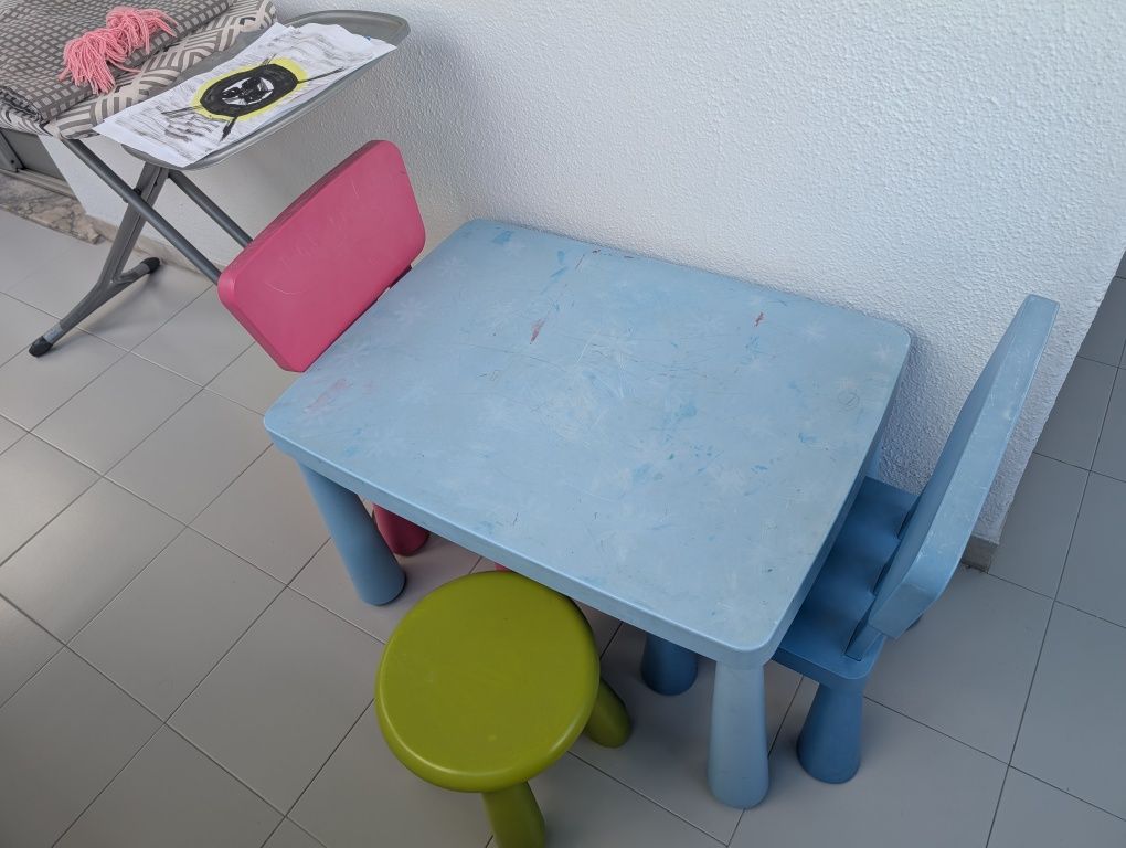 Mesa e cadeiras criança Ikea