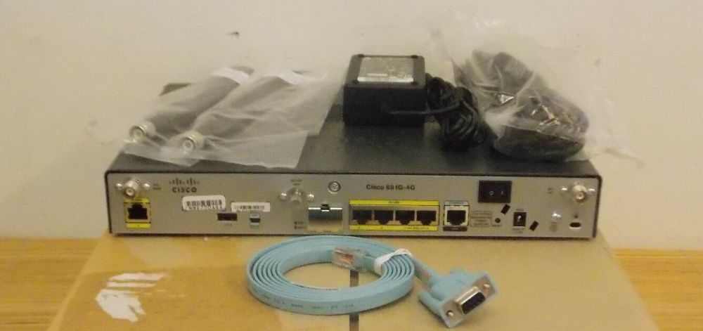 Router Cisco 881-4G Secure Fast Ethernet com Multi-Mode 4G LTE