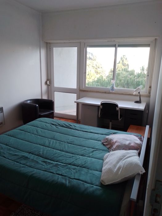 Quarto para mãe e filho perto da estação de Queluz