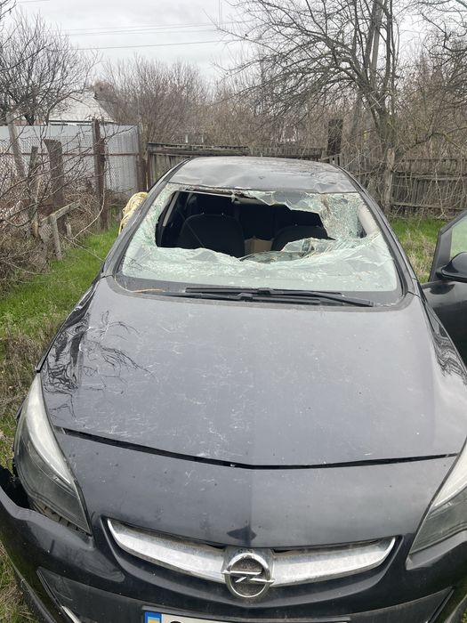 Продам Опель астра j 1,6cdti