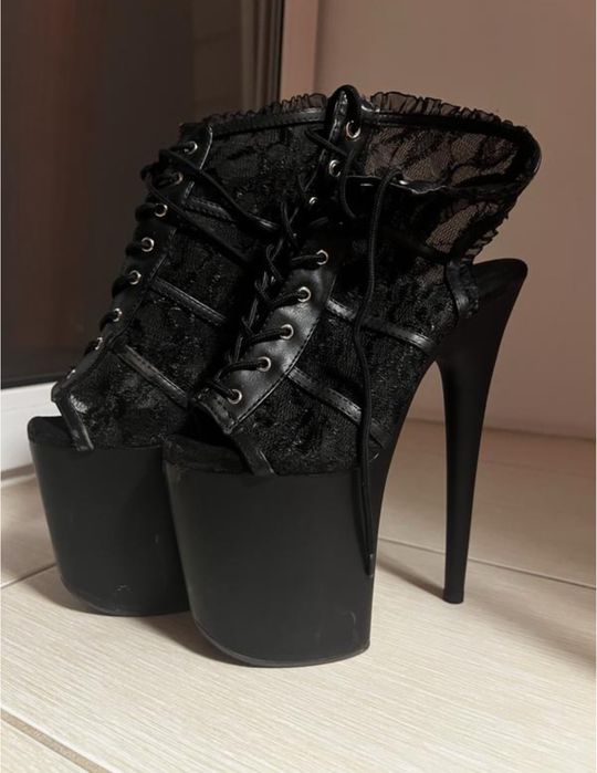 Стріпи Pleaser трійки, р38