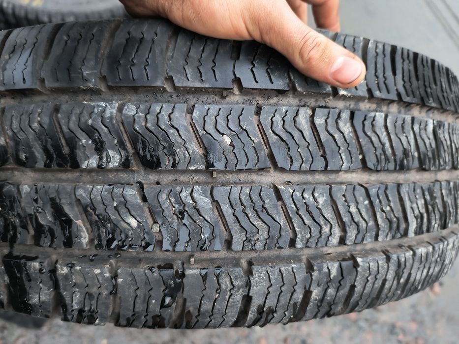 215/65R16C Barum 2021рік зима