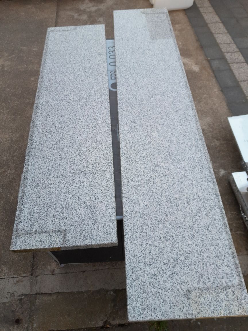 Parapet granitowy 3 cm grubości