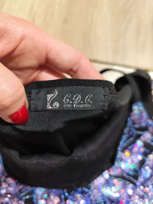 Piękna sukienka koktajlowa cekiny CDC 38