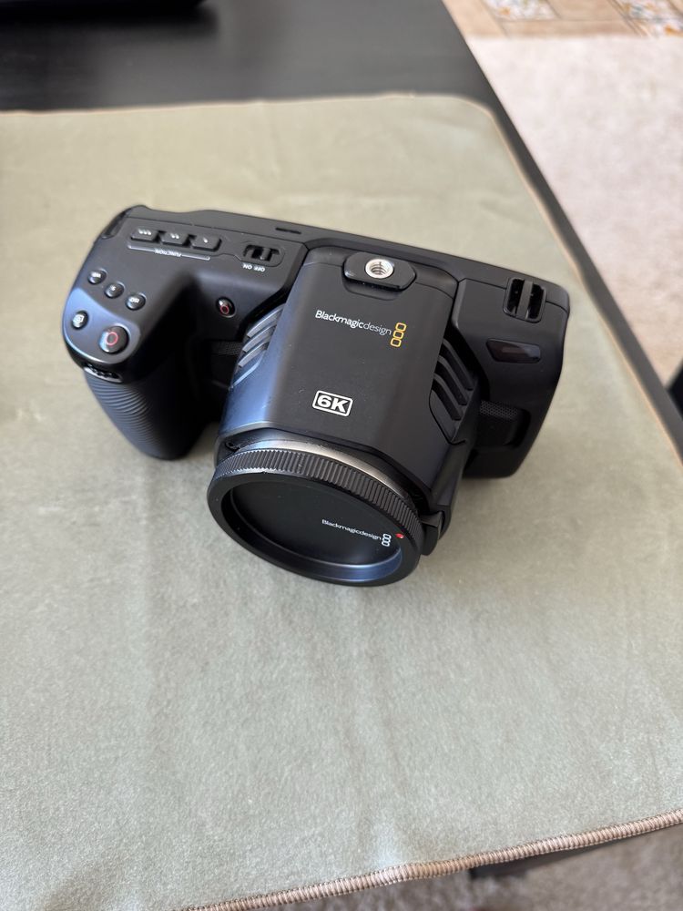 Blackmagic pocket cinema camera 6k + cage smallrig e acessórios