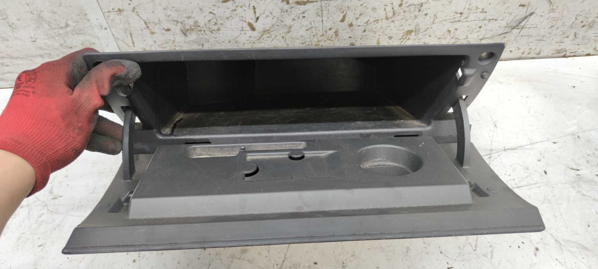 Opel Corsa C Schowek Pasażera