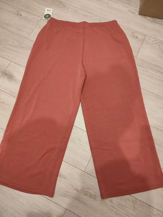 Nowe damskie spodnie r. XL