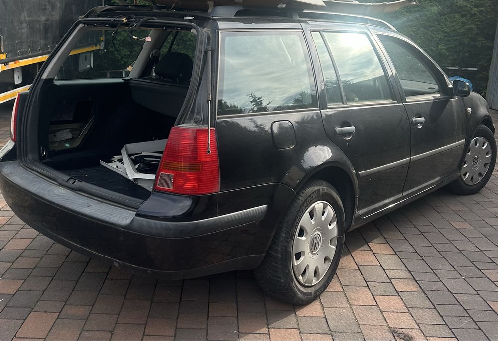 Golf 4 1.6 w calosci lub na czesci