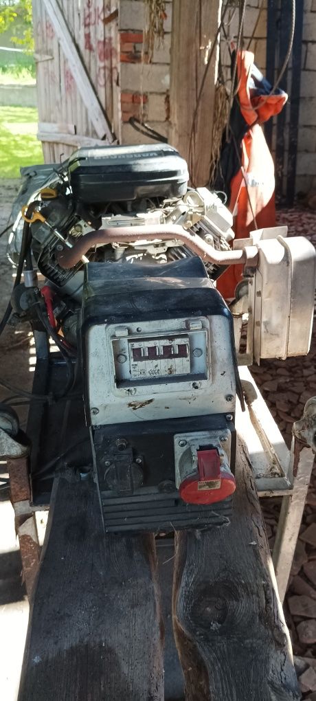 Sprzedam 3 faz. agregat prądotwórczy z super silnikiem VANGUARD  18 HP